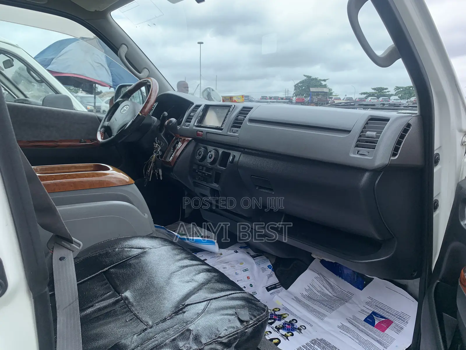 Toyota HiAce 2015 White