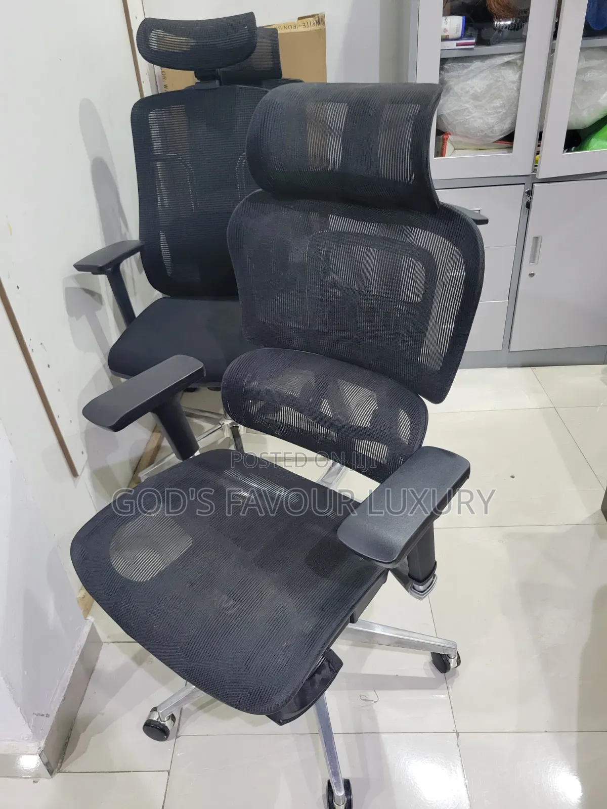 Eergonomic Office Swivel Mesh Chair.