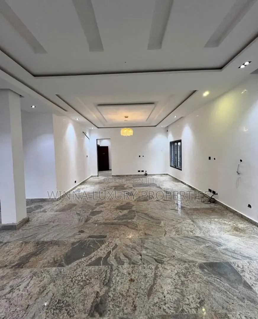 7bdrm Duplex in Guzape District for sale
