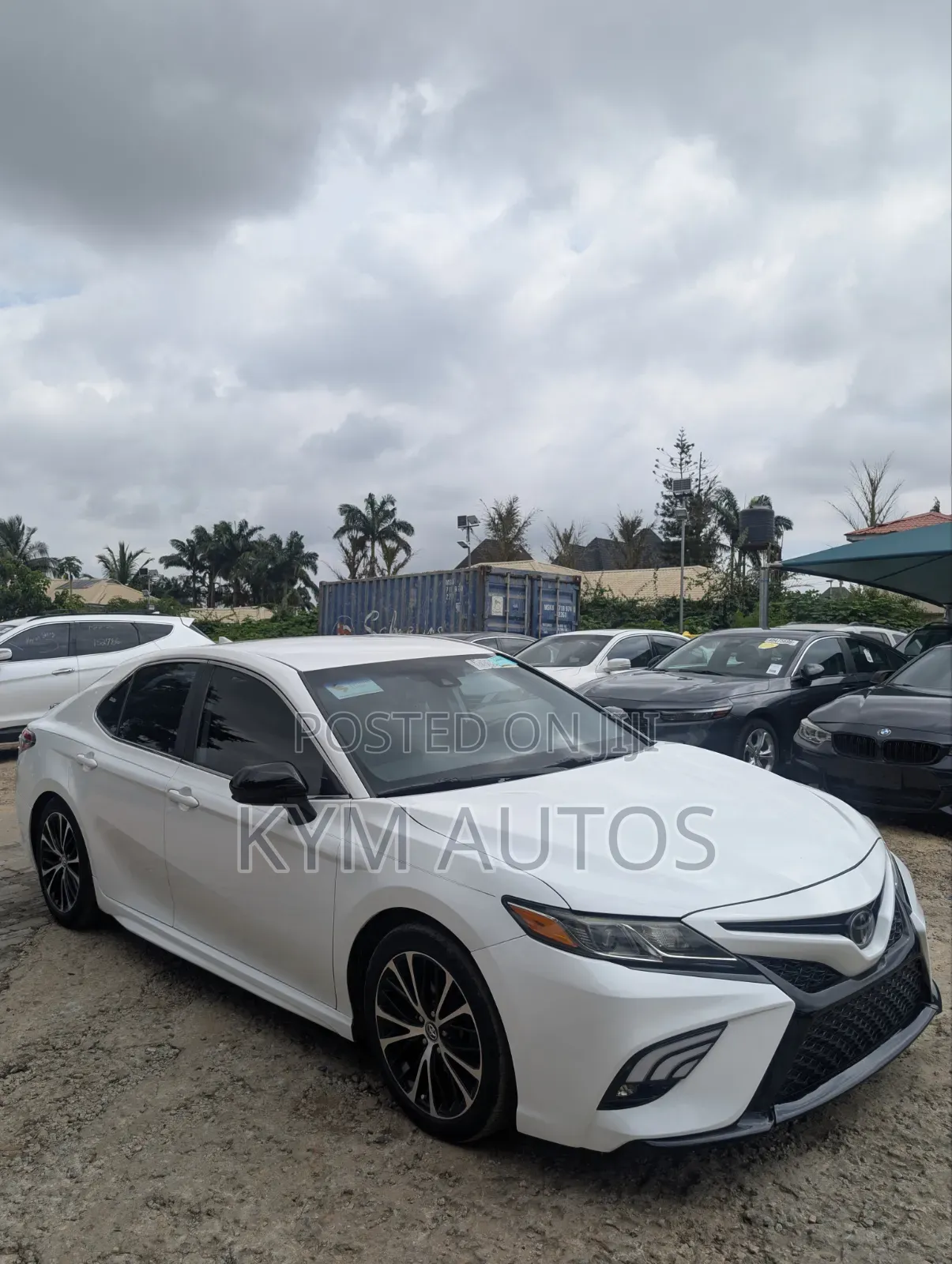 Toyota Camry 2019 White