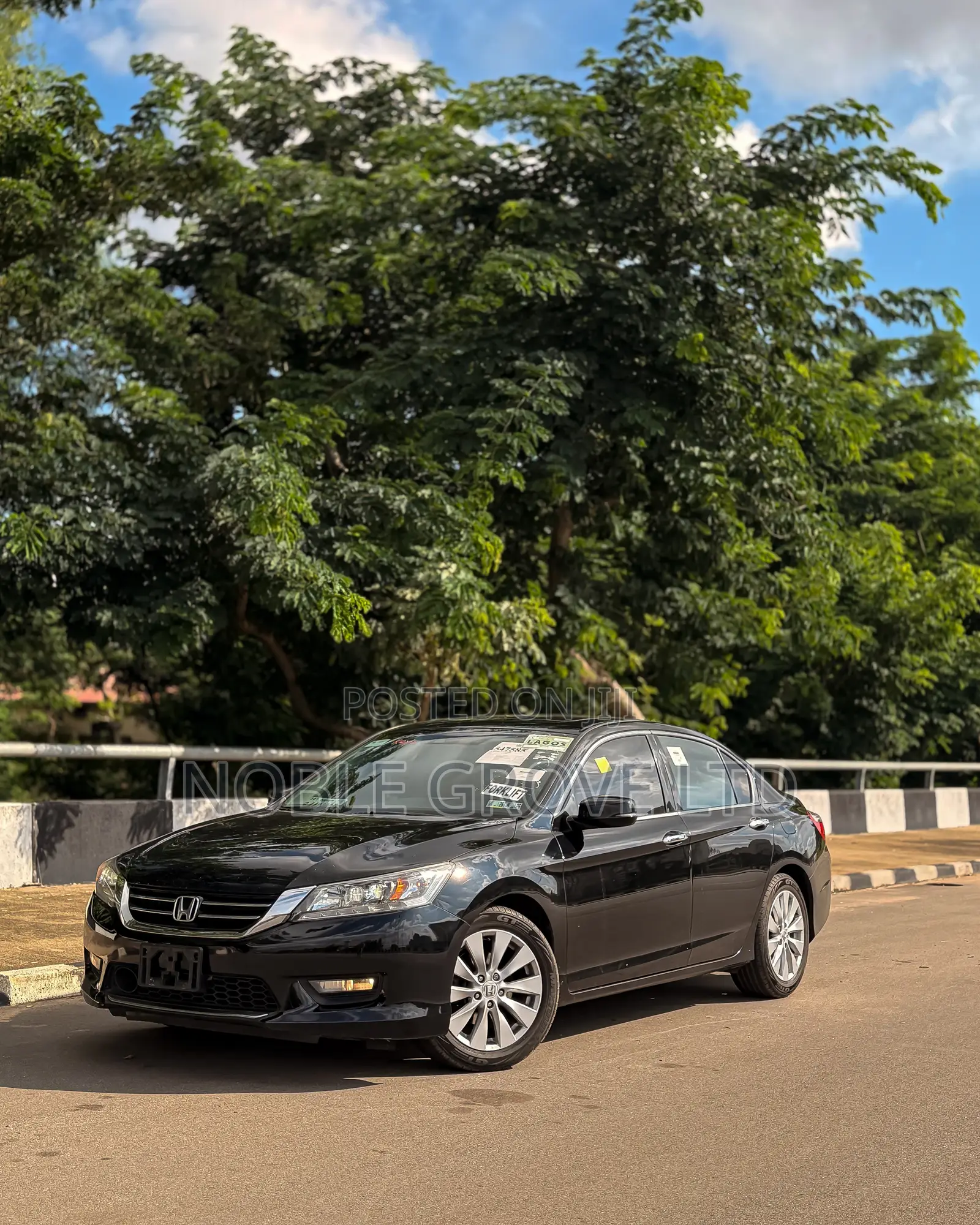 Honda Accord Touring 4dr Sedan FWD (3.5L 6cyl 6A) 2013 Black