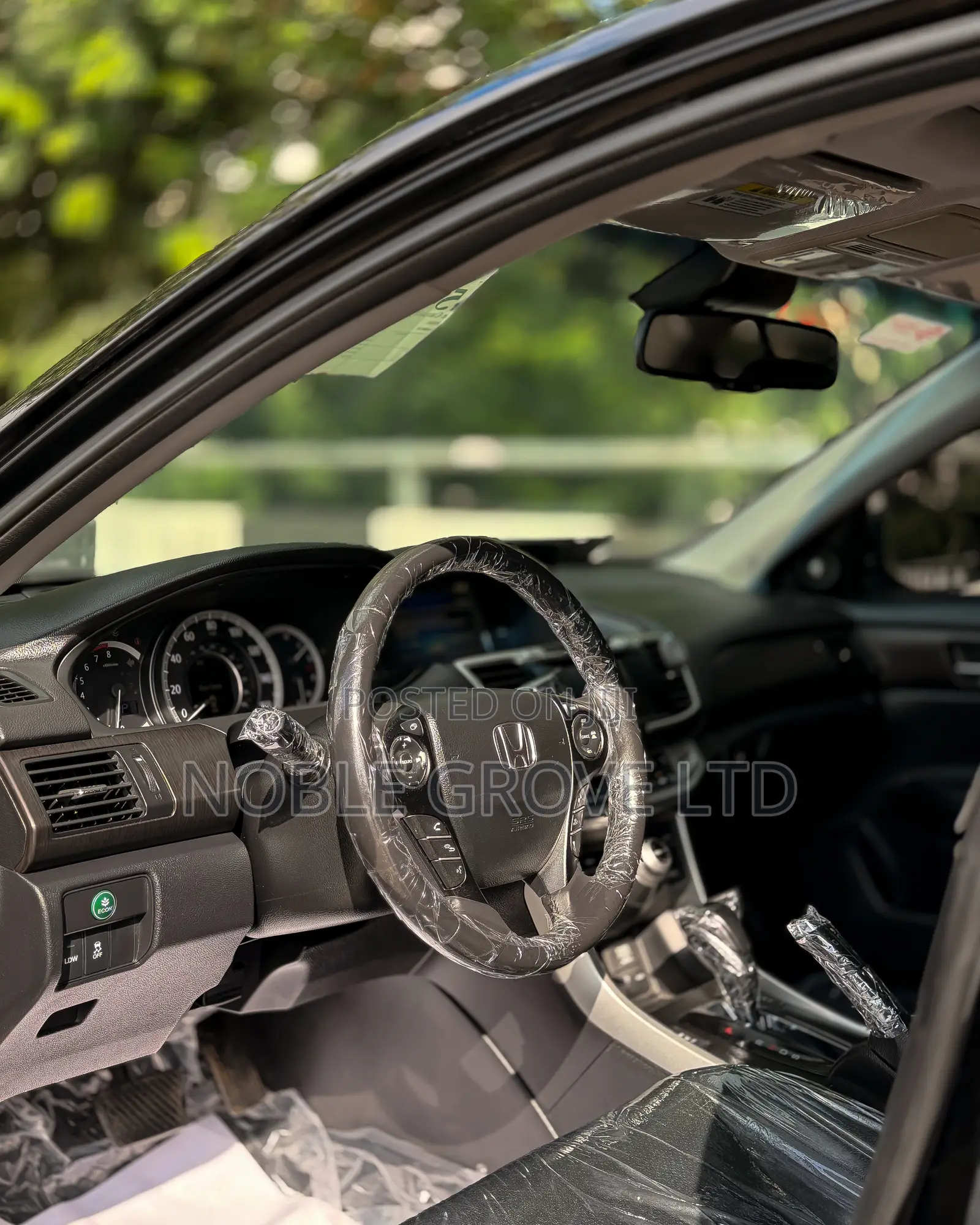 Honda Accord Touring 4dr Sedan FWD (3.5L 6cyl 6A) 2013 Black