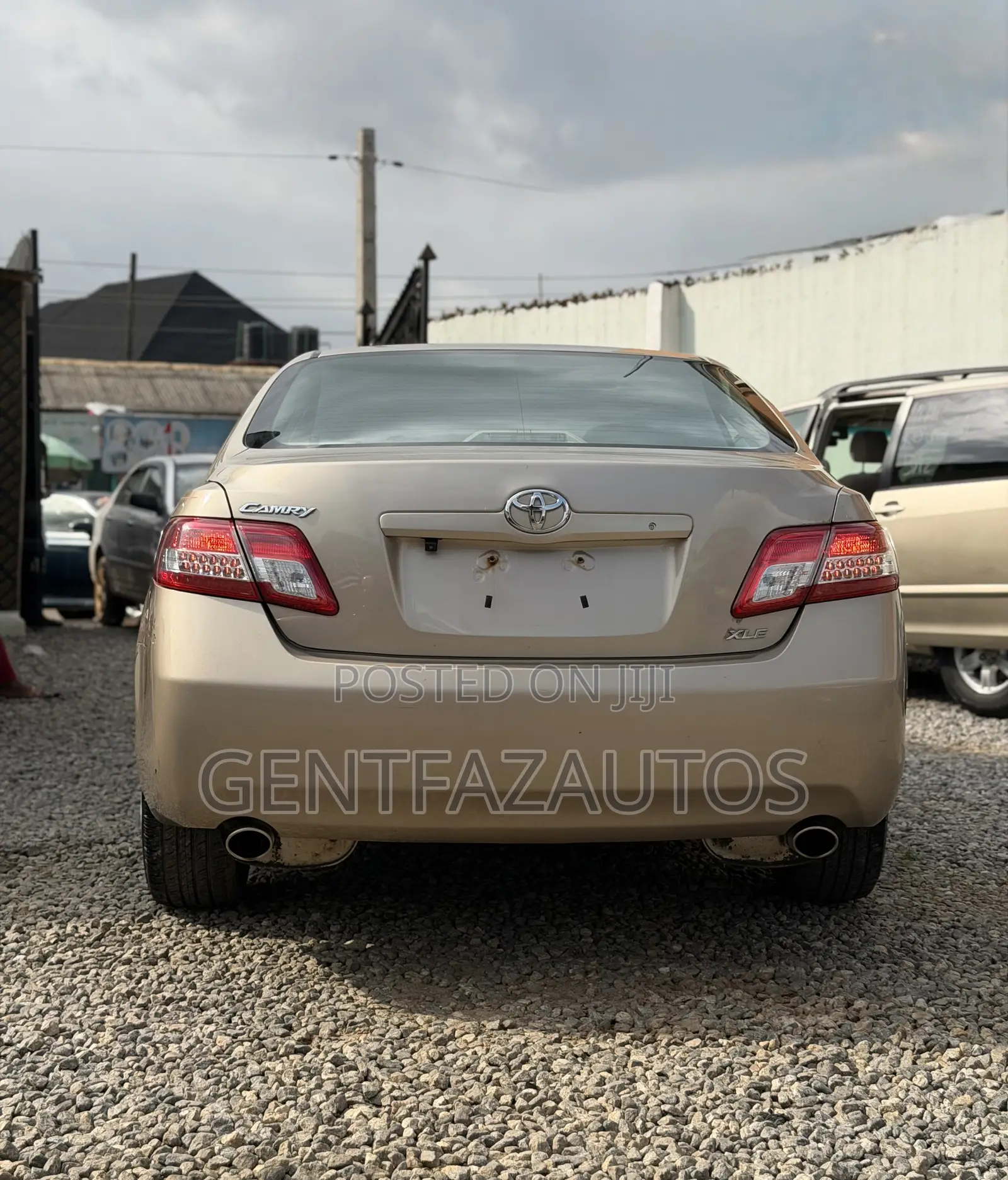 Toyota Camry XLE V6 4dr Sedan (3.5L 6cyl 6AM) 2009 Gold