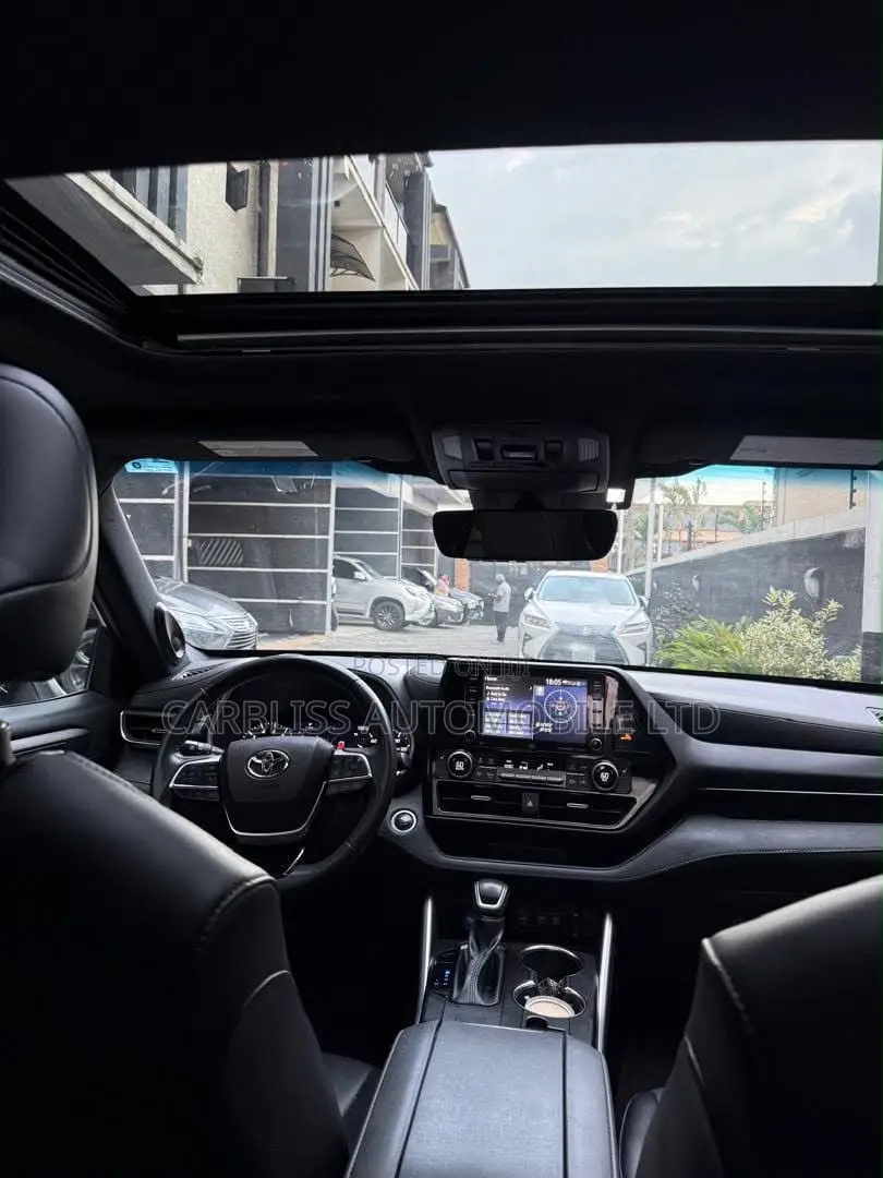 Toyota Highlander XSE 2021 Red