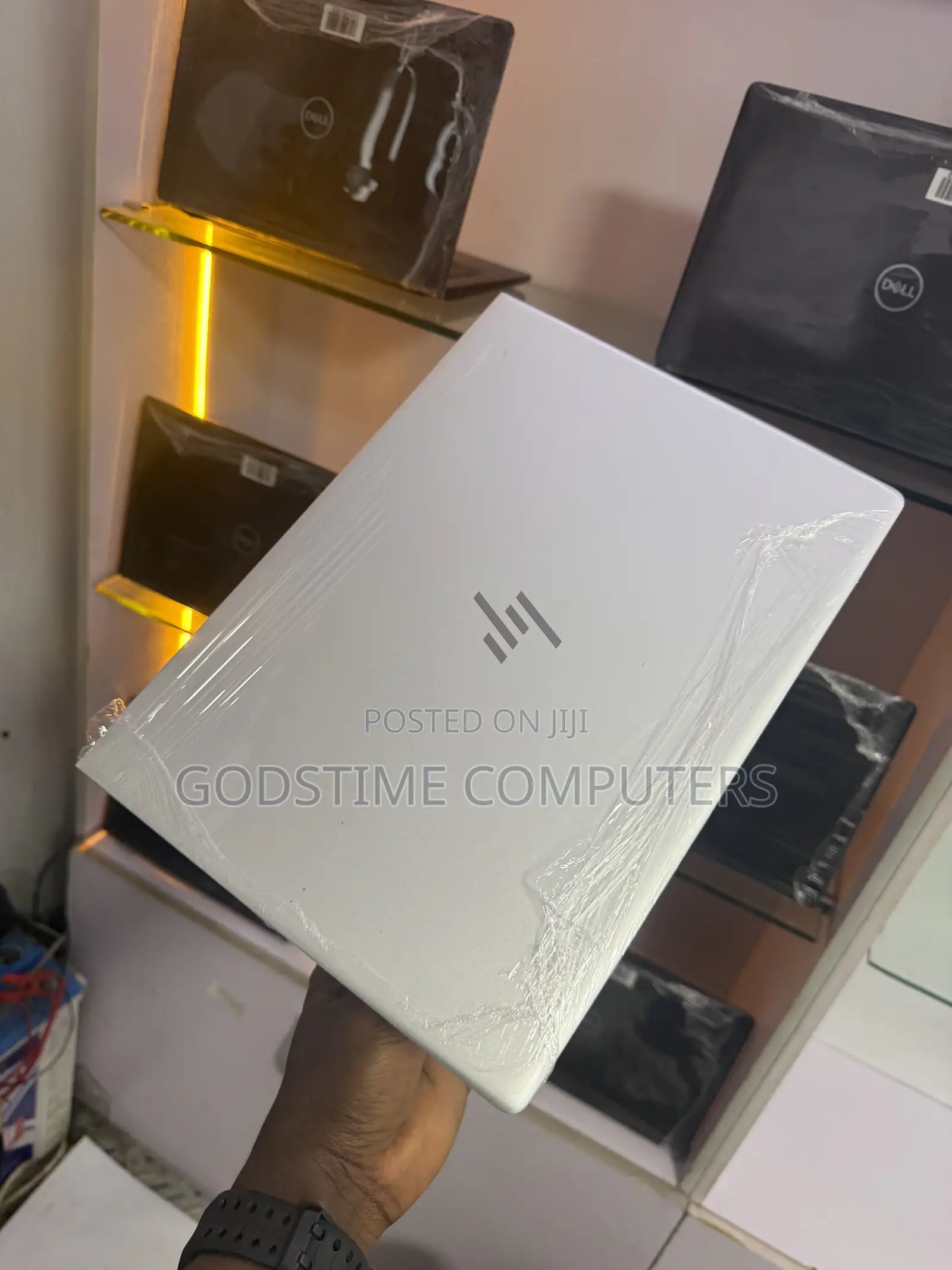 New Laptop HP 8GB AMD Ryzen 5 SSD 256GB