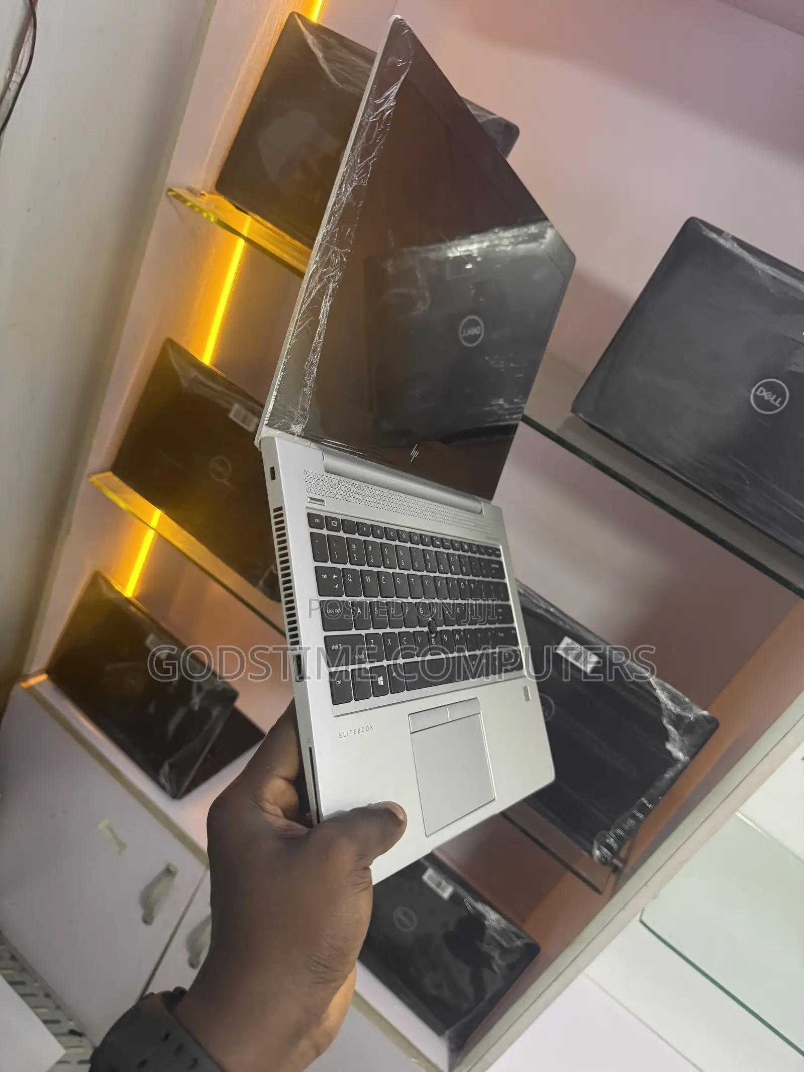 New Laptop HP 8GB AMD Ryzen 5 SSD 256GB