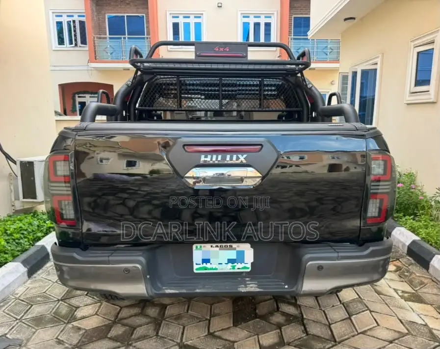 Toyota Hilux 2019 Black