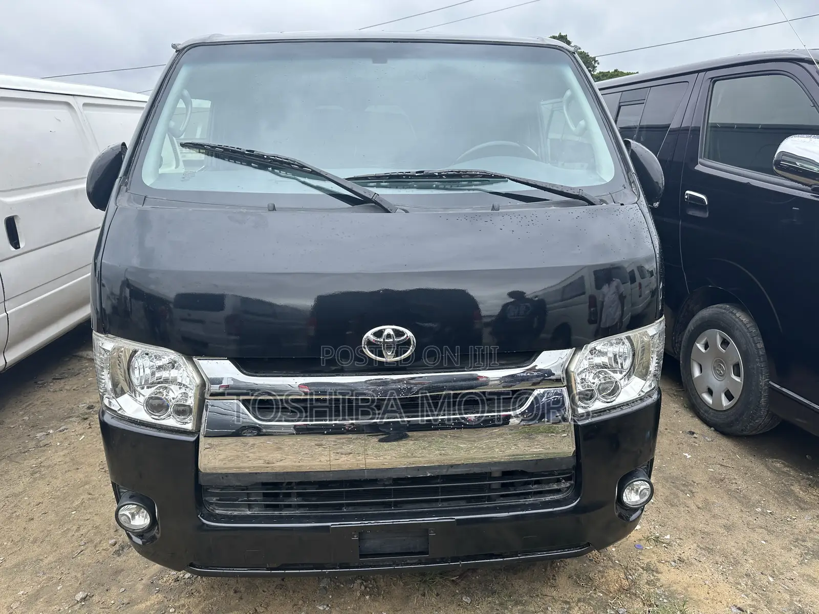 Toyota HiAce 2016 Black