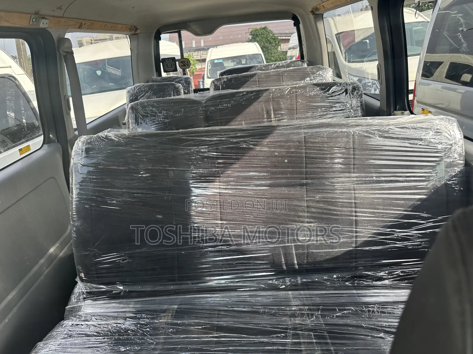 Toyota HiAce 2013 Black