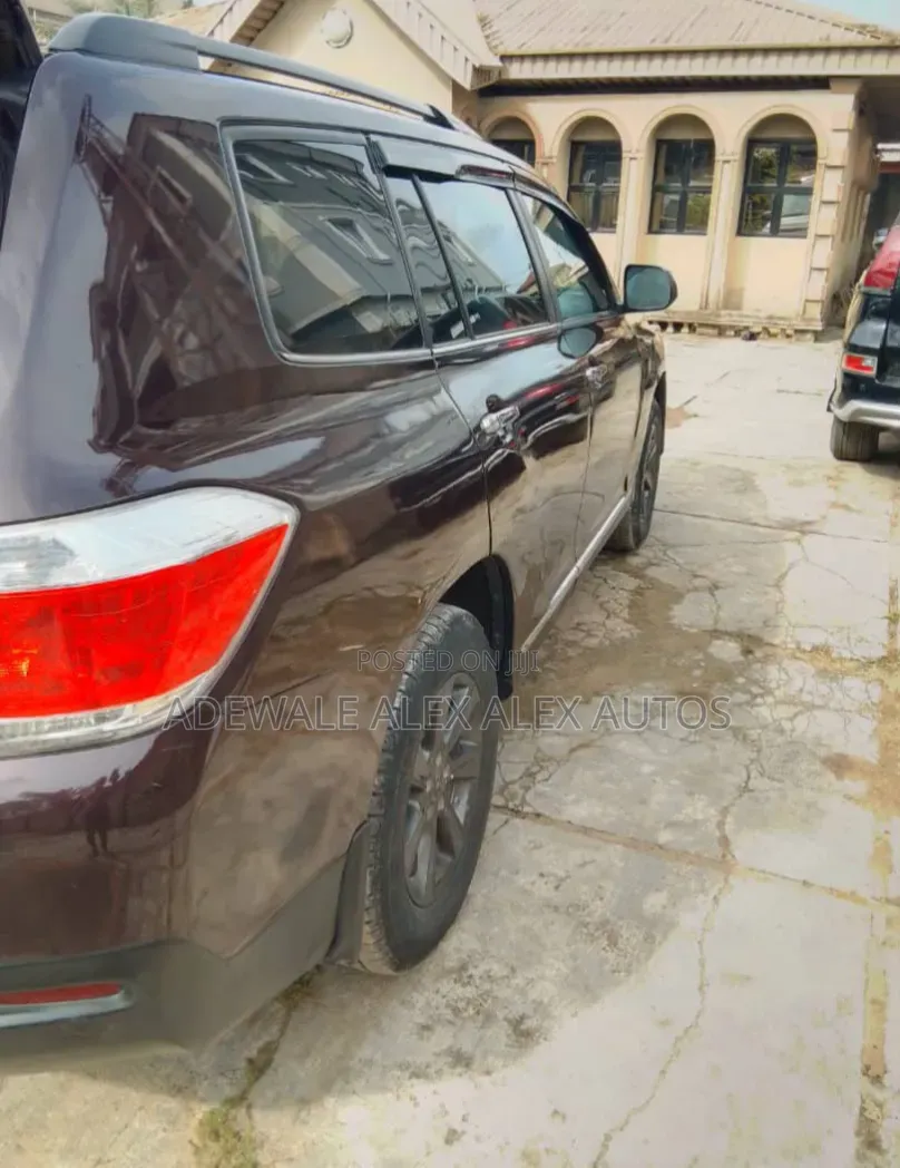 Toyota Highlander 2013 Brown