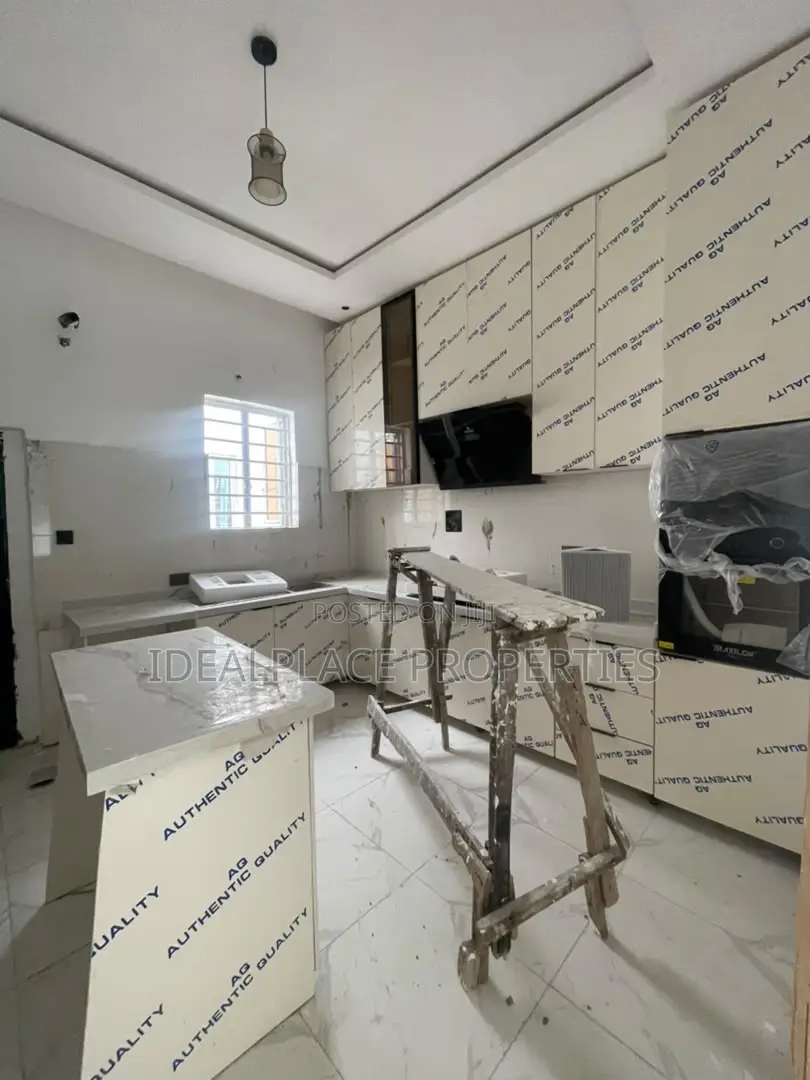 4bdrm Duplex in Ikota for sale