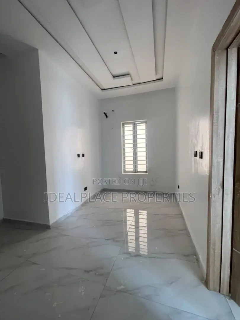 4bdrm Duplex in Ikota for sale