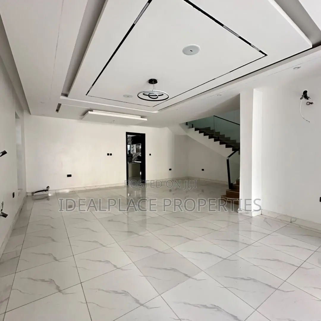 5bdrm Duplex in Sangotedo for sale