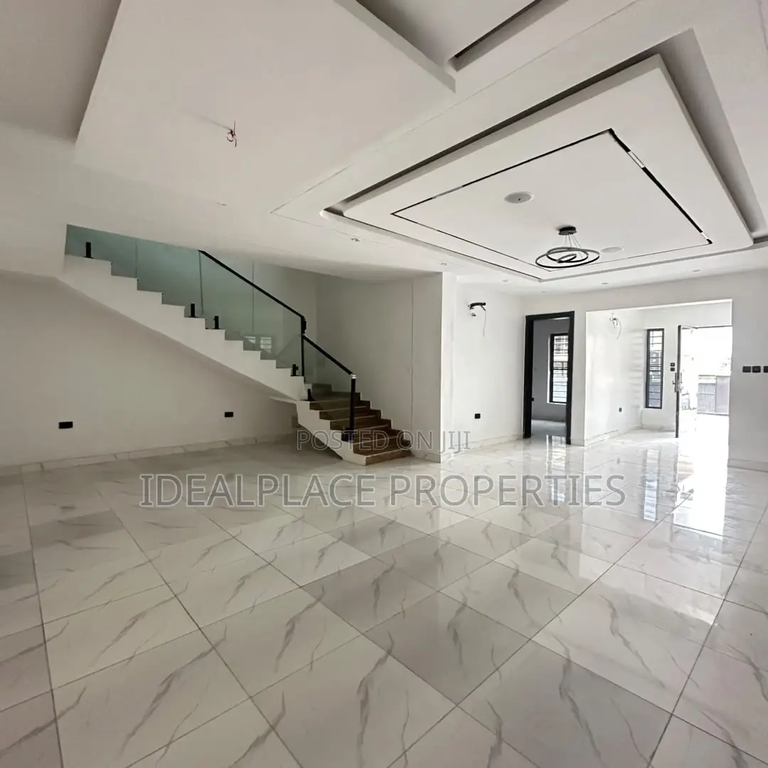 5bdrm Duplex in Sangotedo for sale