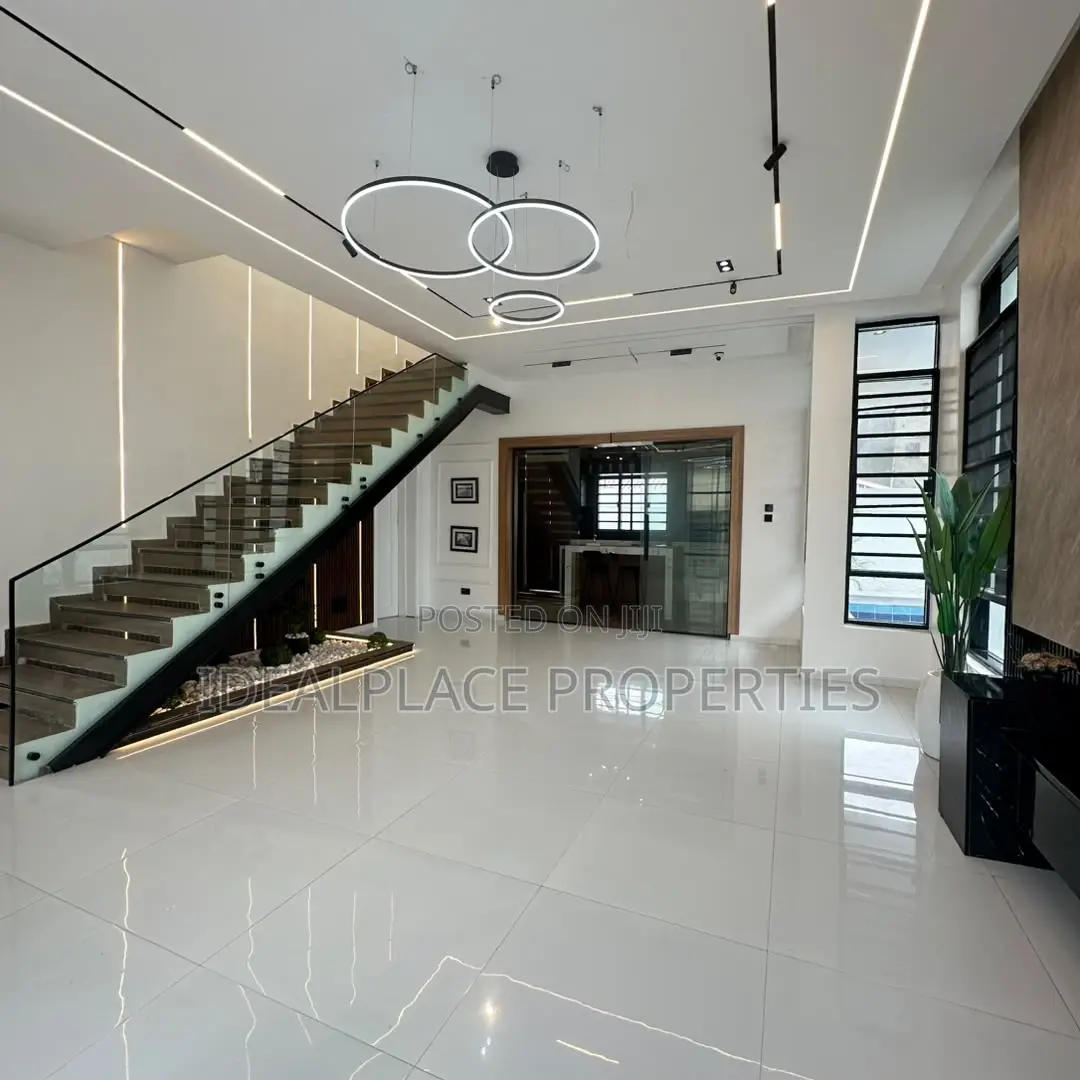5bdrm Duplex in Sangotedo for sale