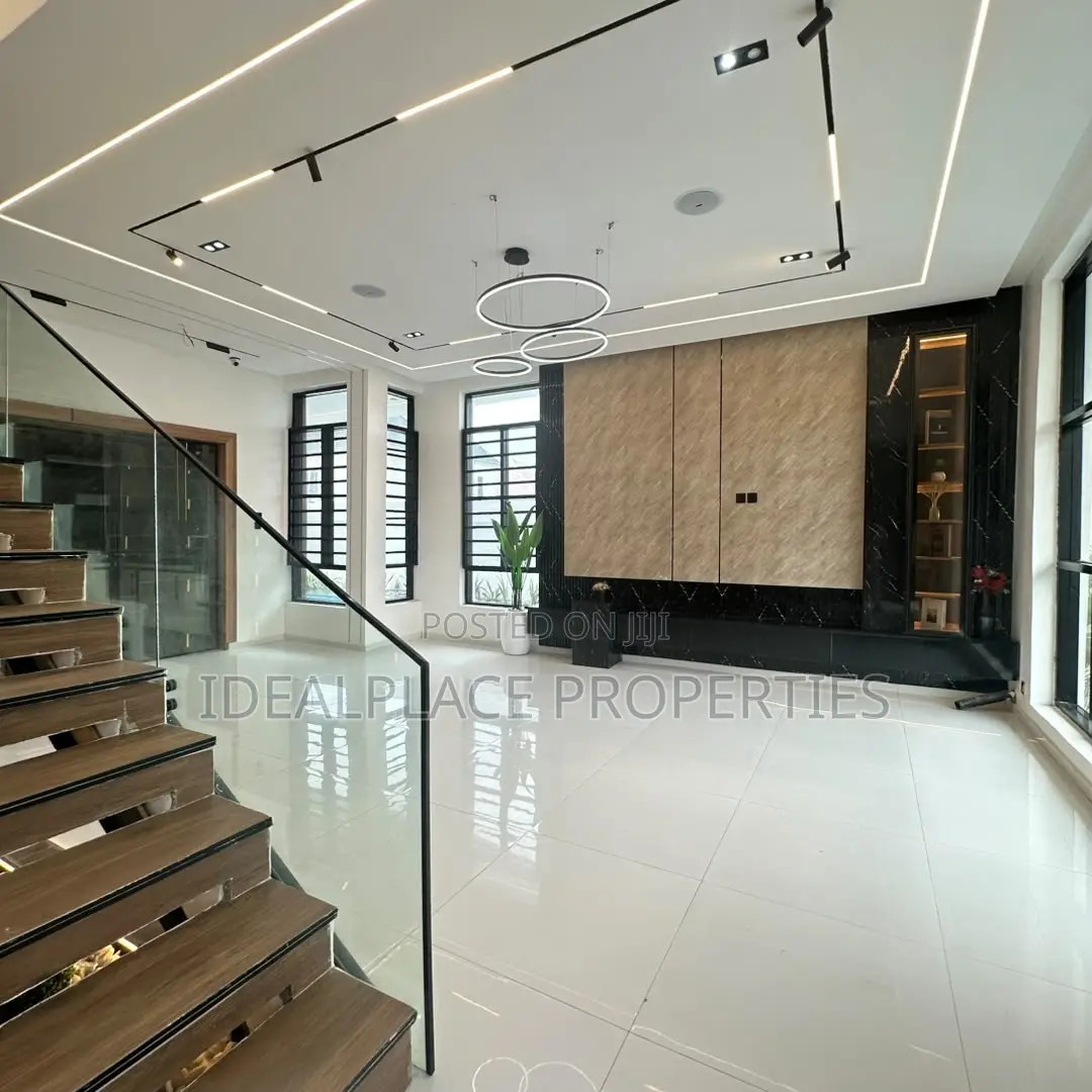5bdrm Duplex in Sangotedo for sale