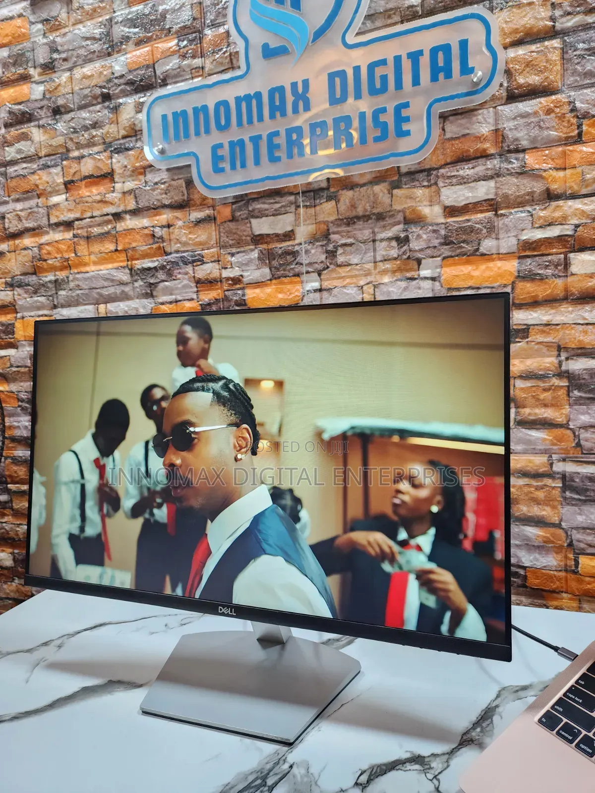 Dell 27-Inch Full HD 1920 X 1080p, 75Hz IPS LED LCD Thin Bezel Monitor