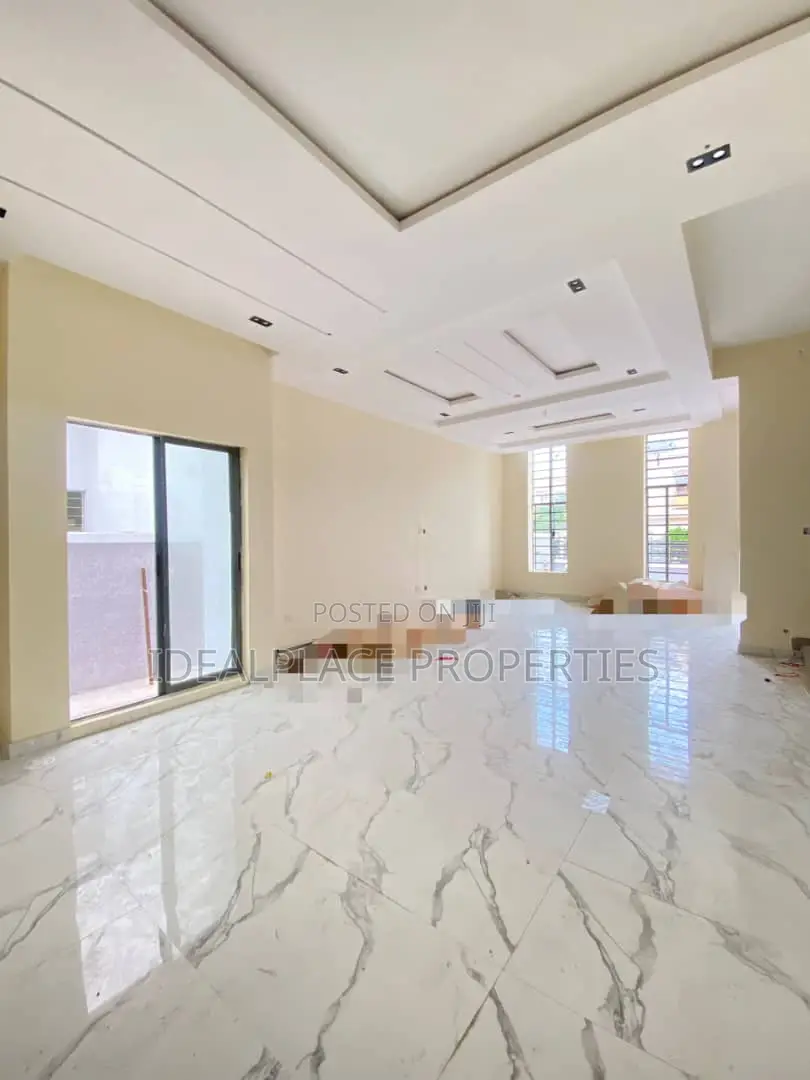 5bdrm Duplex in Idado for sale