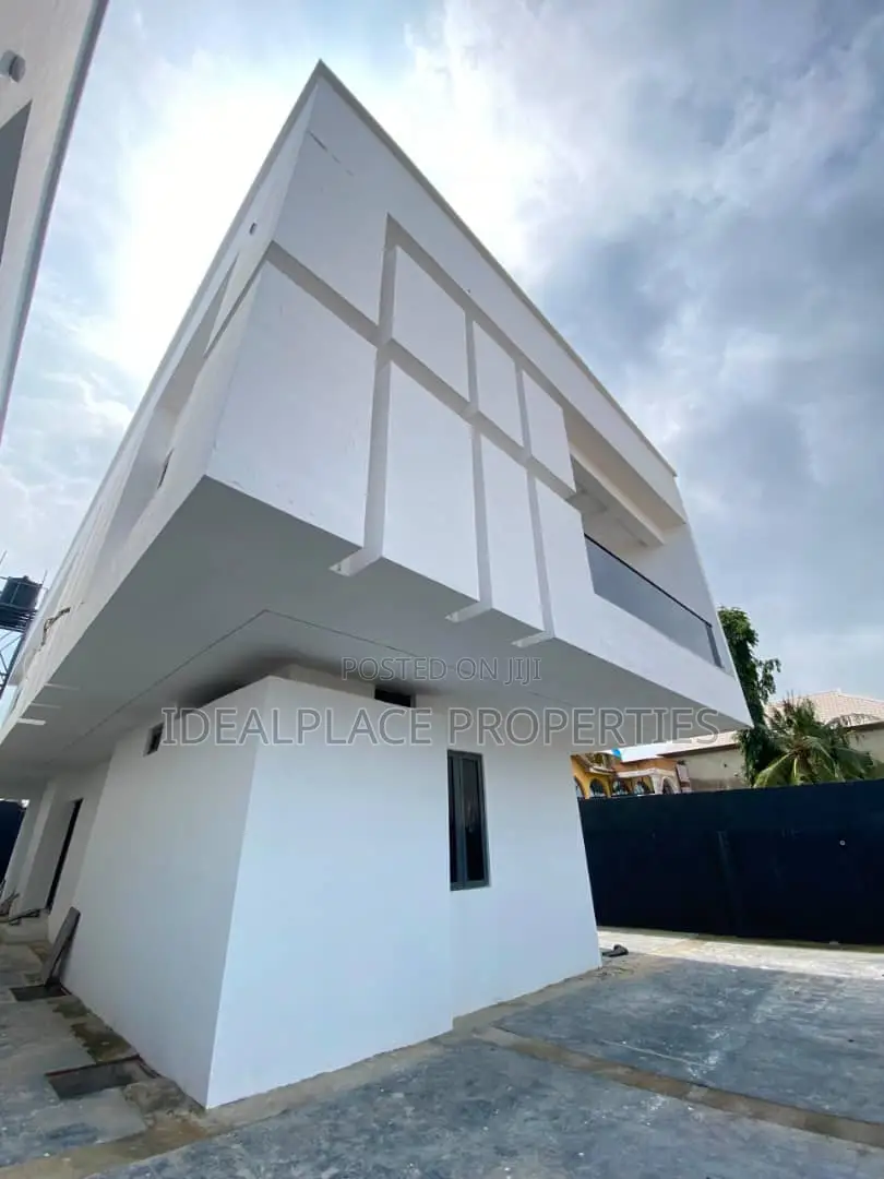 5bdrm Duplex in Ologolo for sale