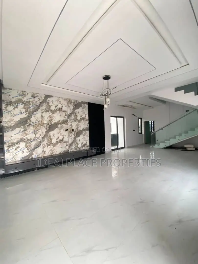 5bdrm Duplex in Ologolo for sale