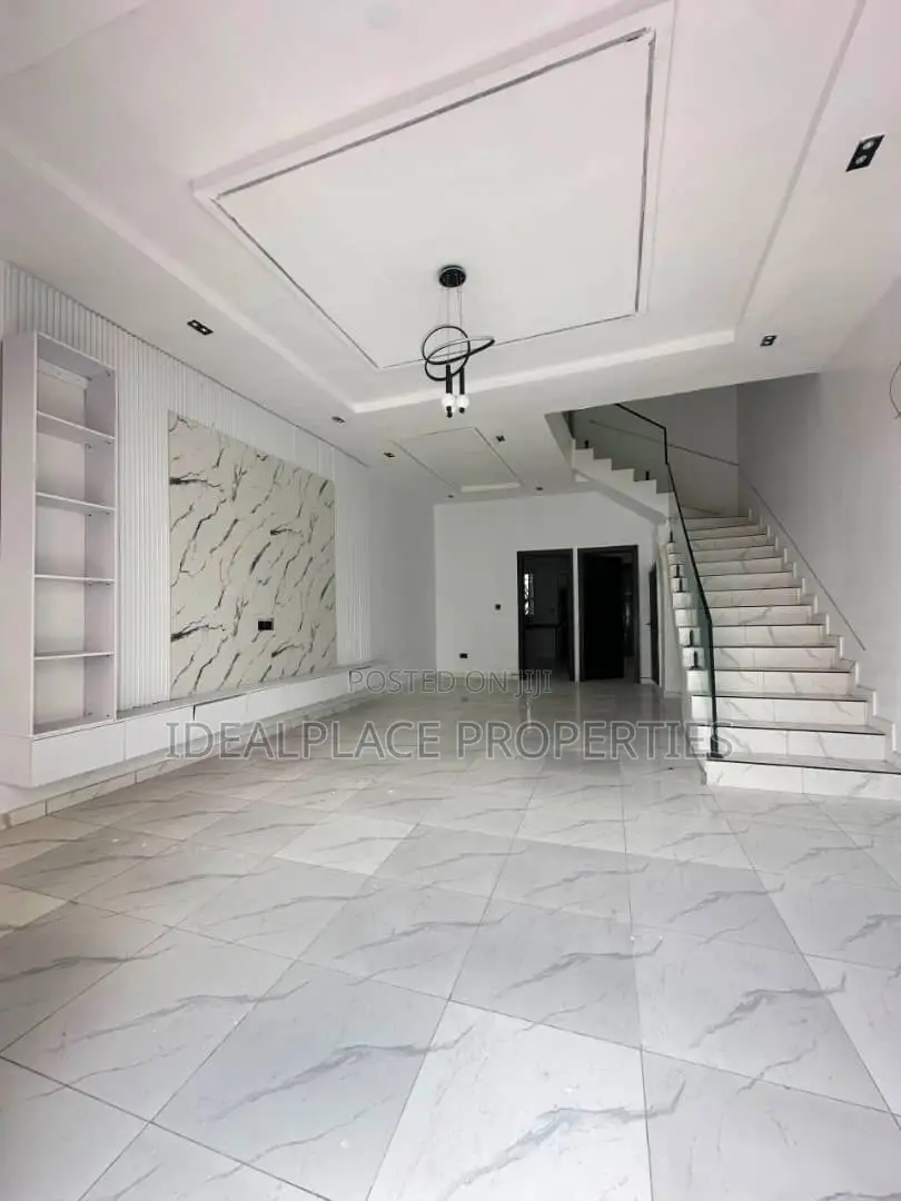 4bdrm Duplex in Ikota for sale