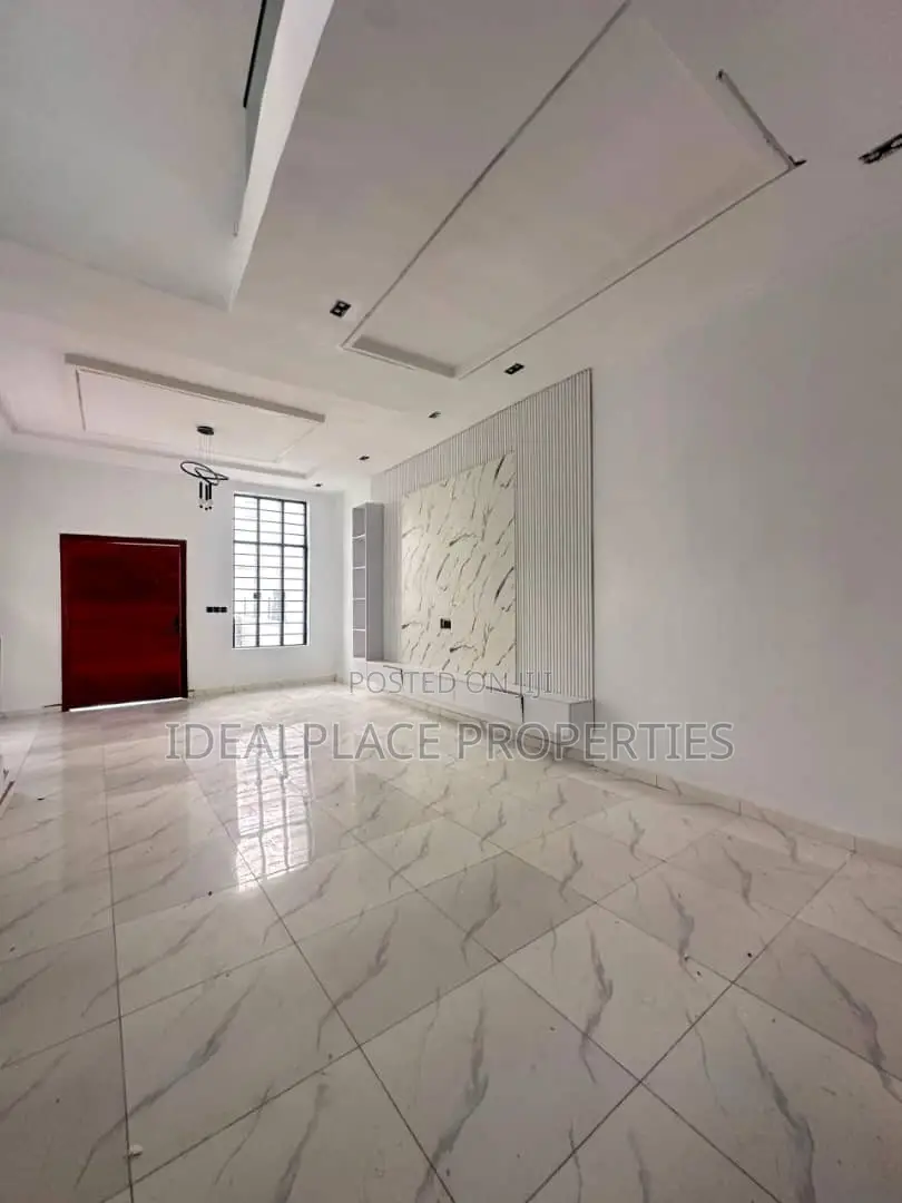 4bdrm Duplex in Ikota for sale