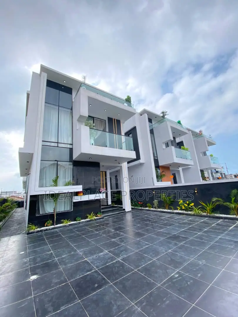 5bdrm Duplex in Ologolo for sale