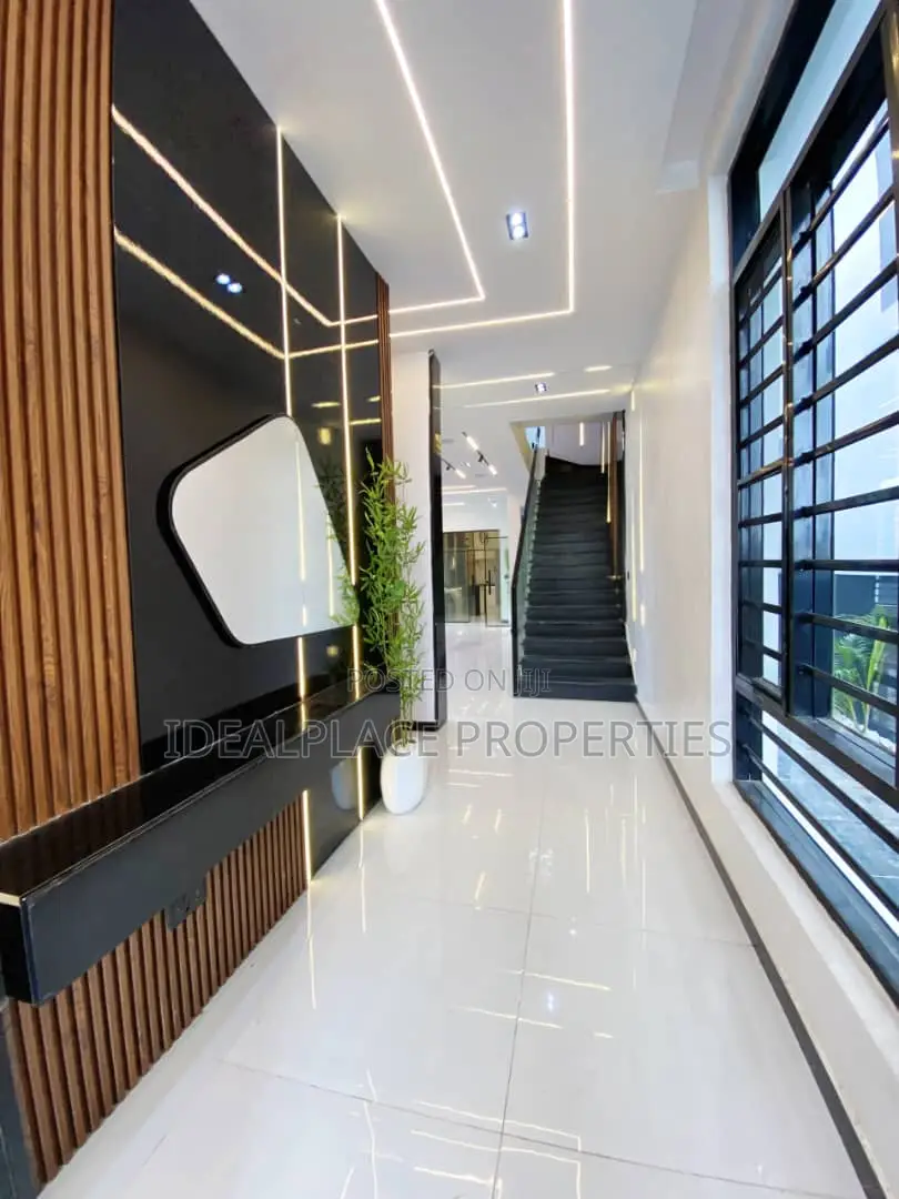 5bdrm Duplex in Ologolo for sale