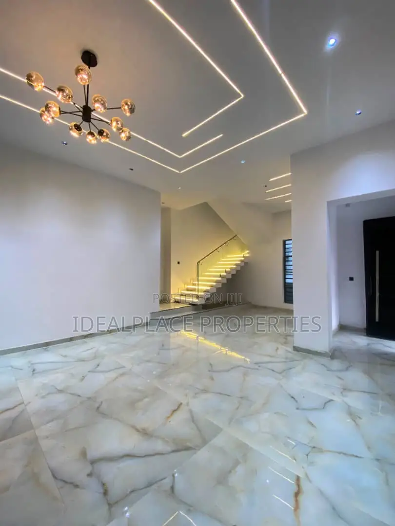 5bdrm Duplex in Ologolo for sale
