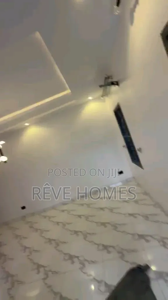 2bdrm Block of Flats in Oworonshoki / Gbagada for rent
