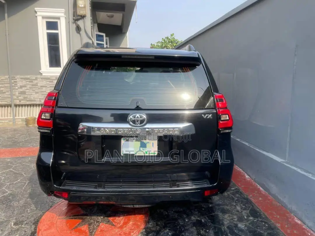 Toyota Land Cruiser Prado 4.0 Petrol TX 2017 Black