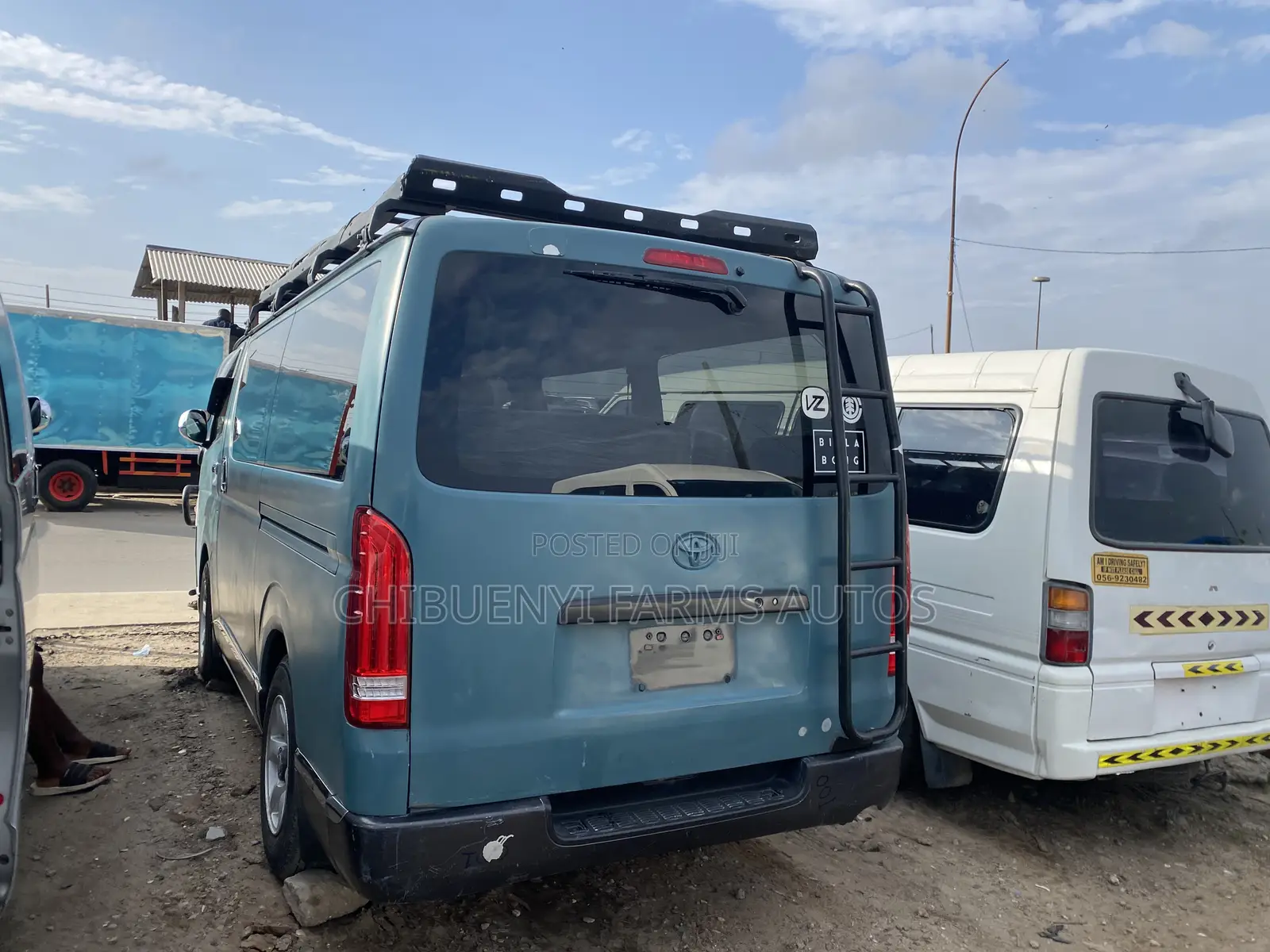 Toyota HiAce 2012 Blue