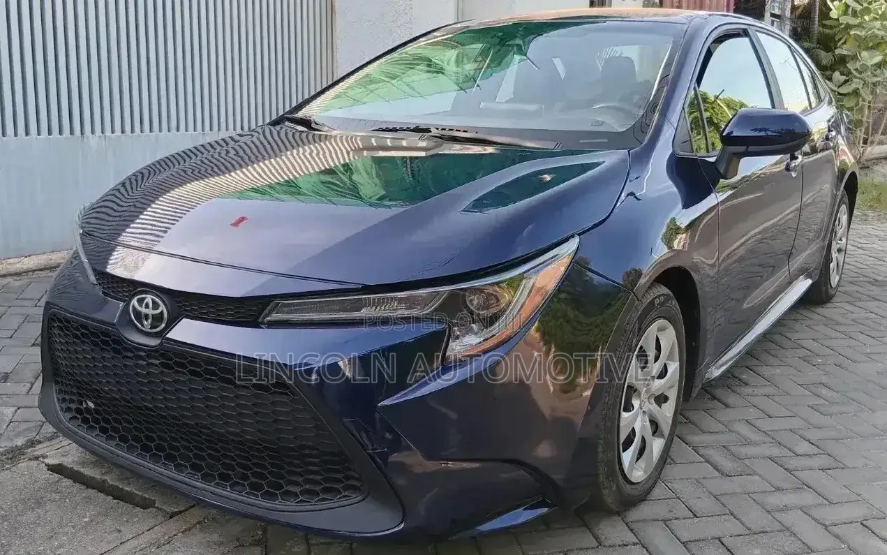 Toyota Corolla LE 2021 Blue