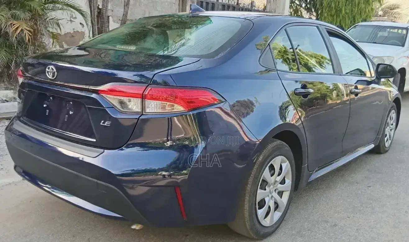 Toyota Corolla LE 2021 Blue