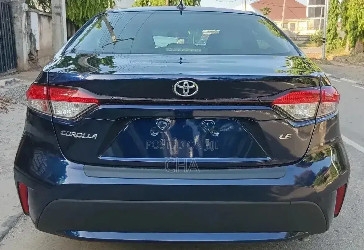 Toyota Corolla LE 2021 Blue