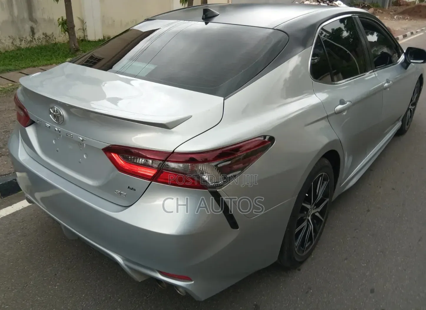 Toyota Camry SE 2022 Silver