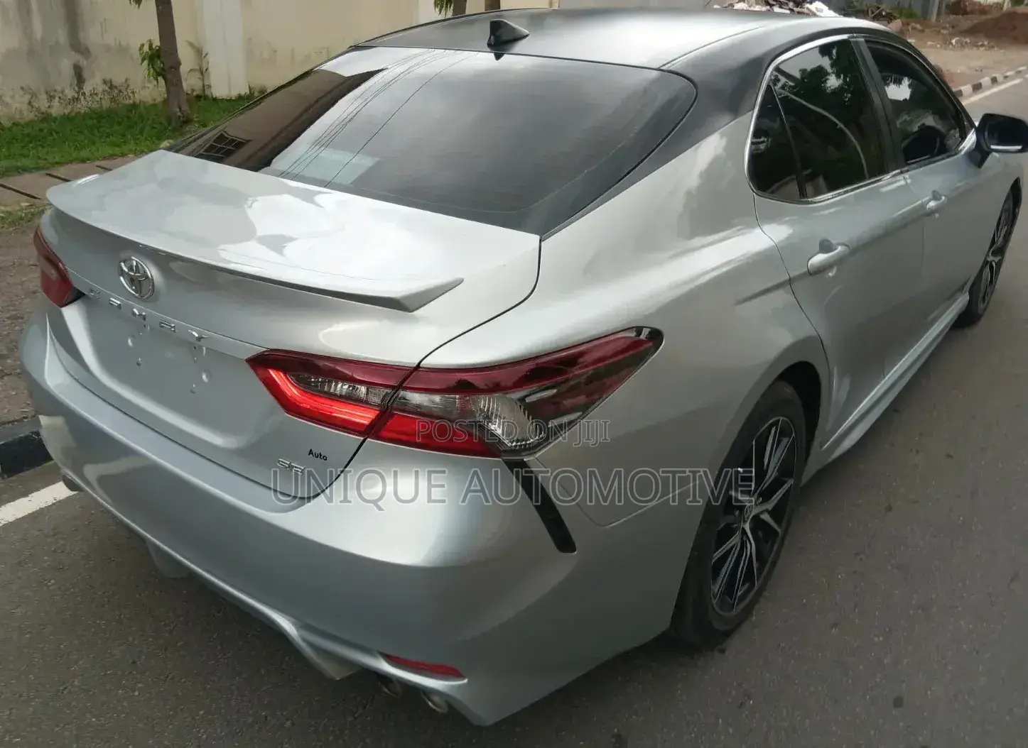 Toyota Camry SE 2022 Silver