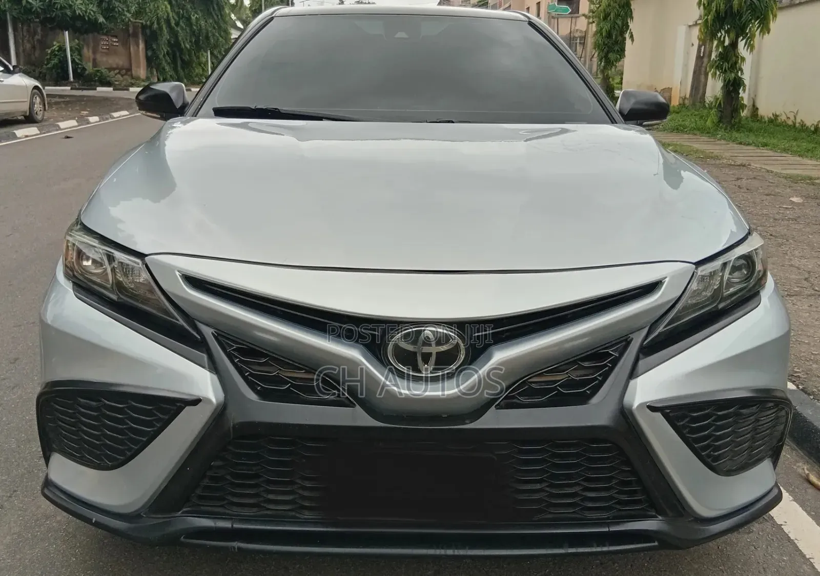 Toyota Camry SE 2022 Silver
