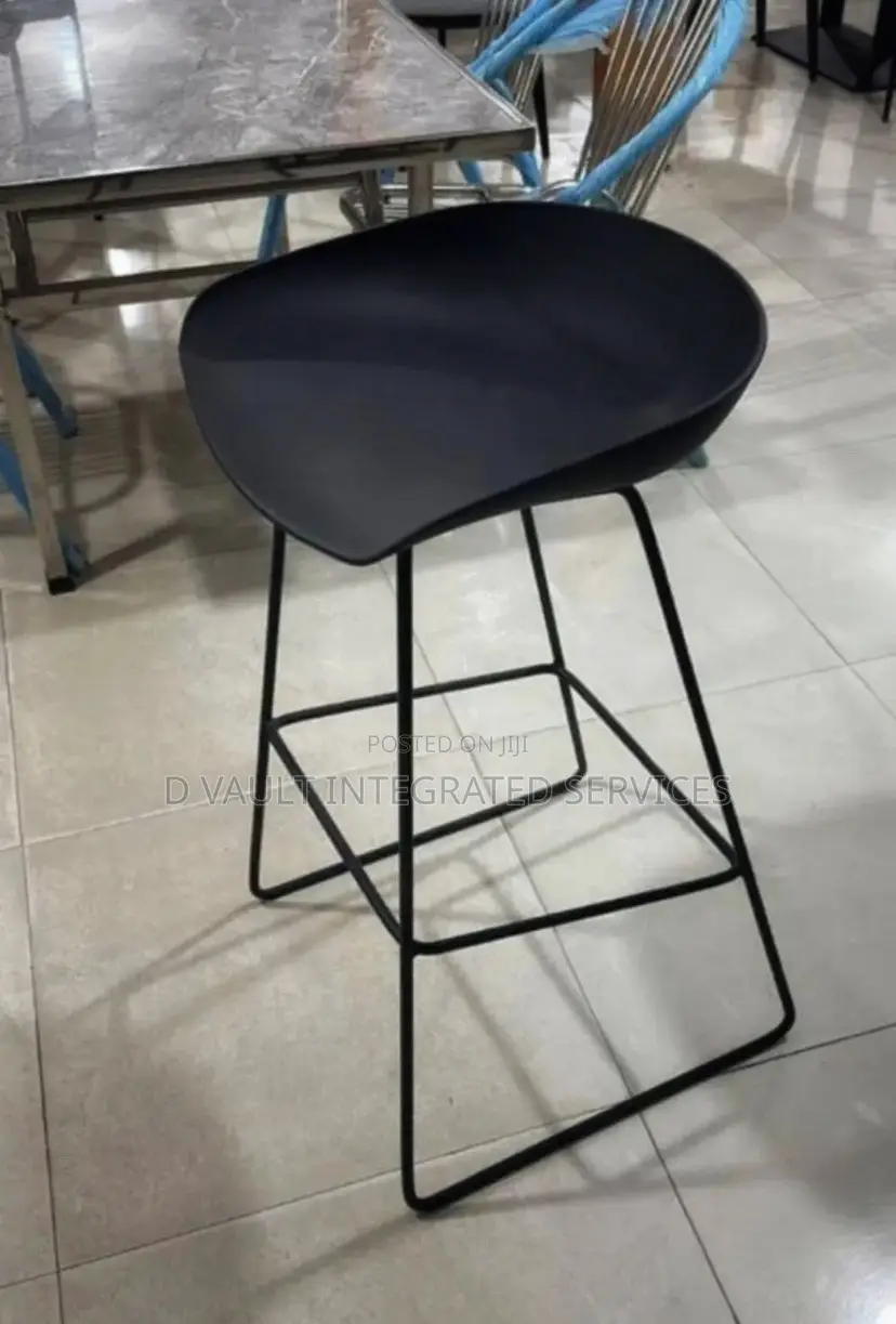 Bar Stool / High Stool
