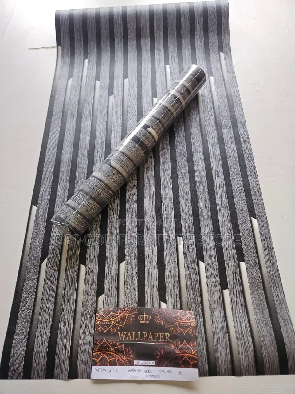 Wood Effect Striped Wallpaper – Premium Interior Decor