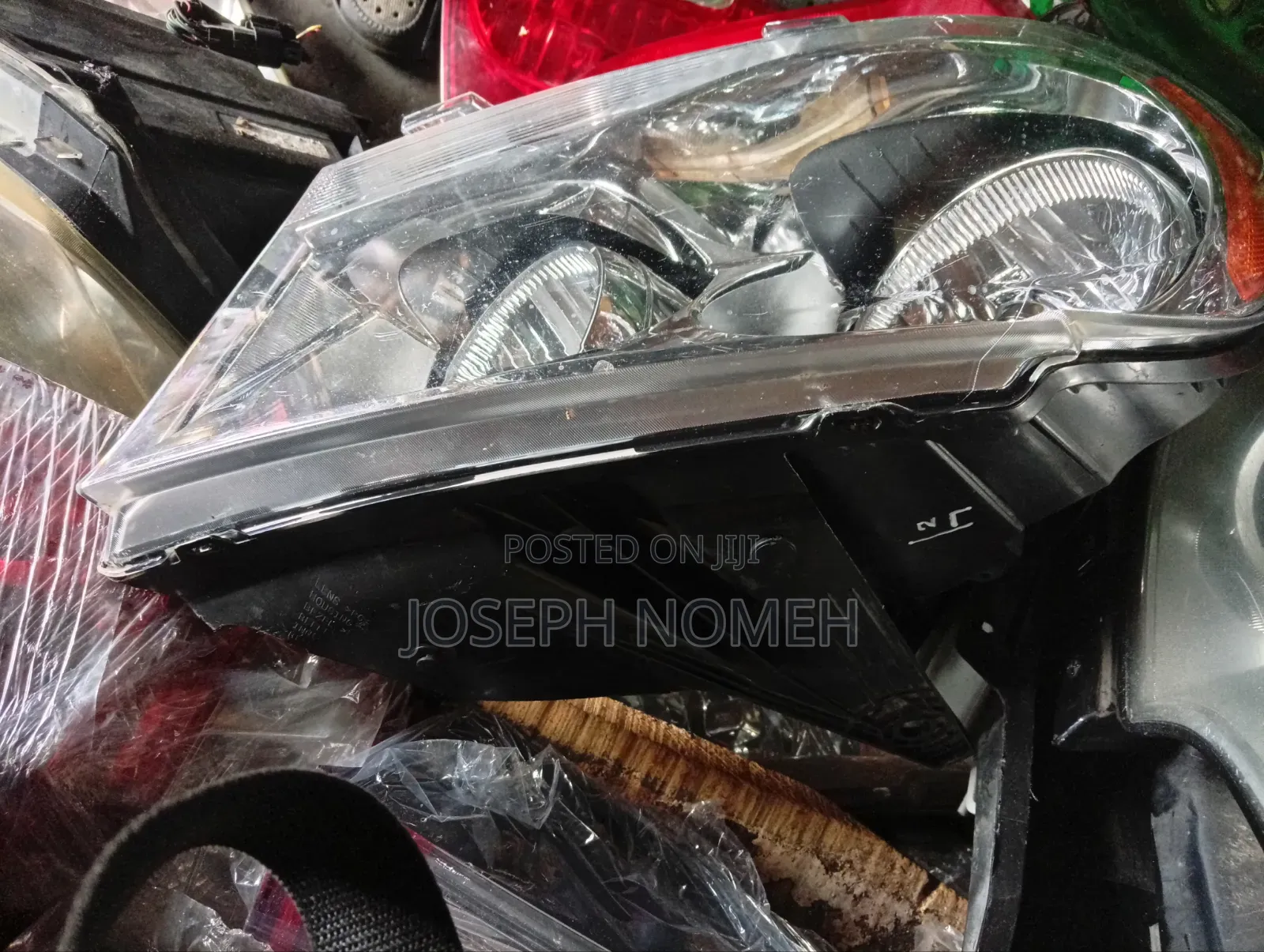 2010 Dodge Durango Headlight