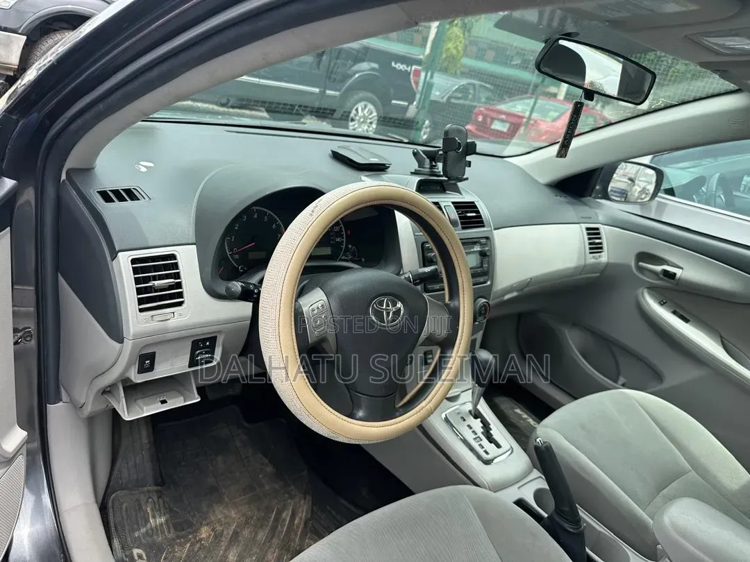 Toyota Corolla 2013 Gray