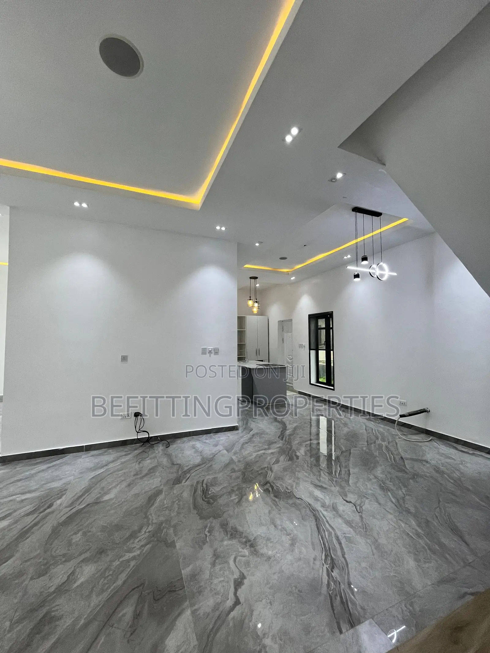 5bdrm Duplex in Lekki for sale