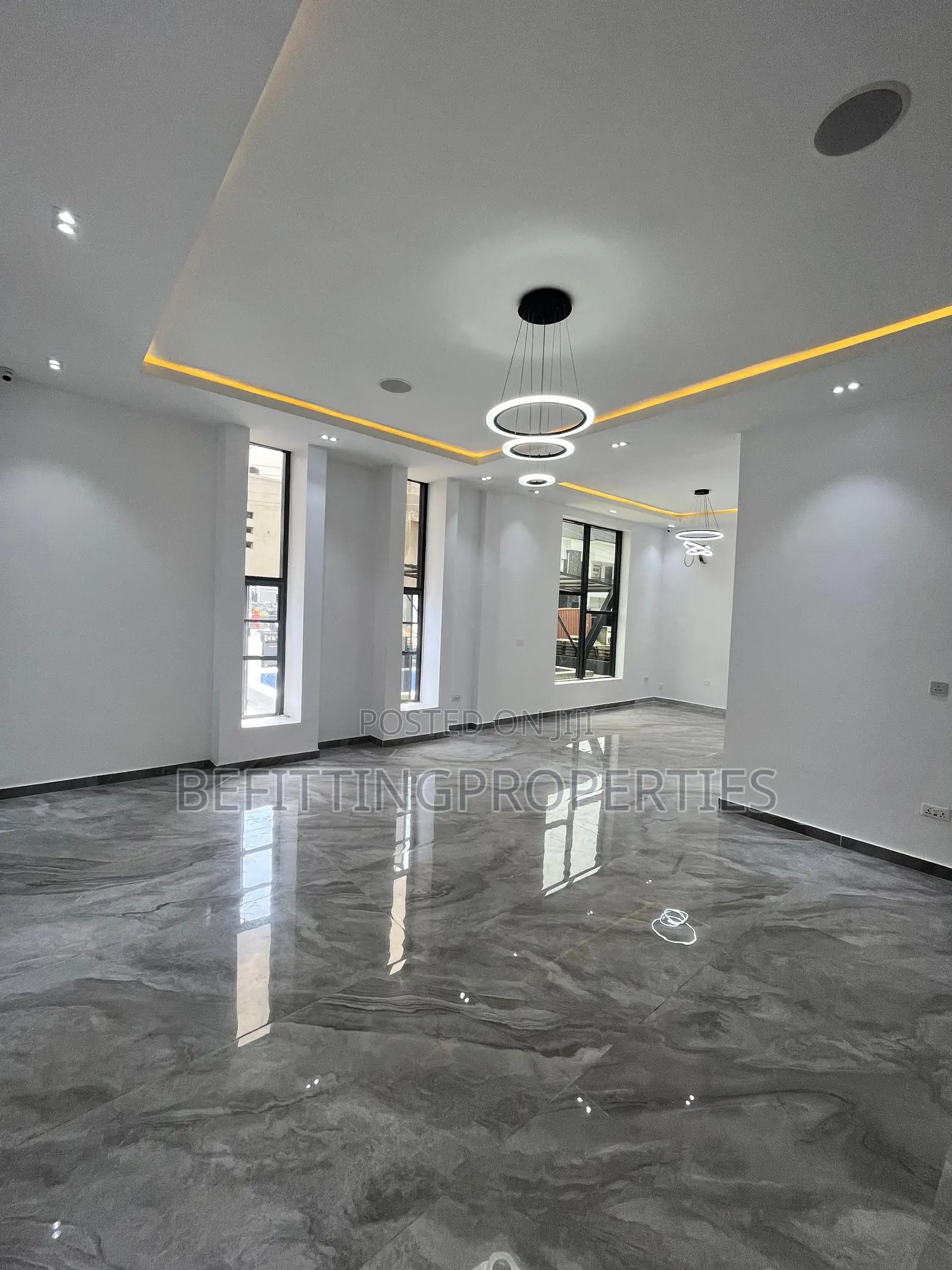5bdrm Duplex in Lekki for sale