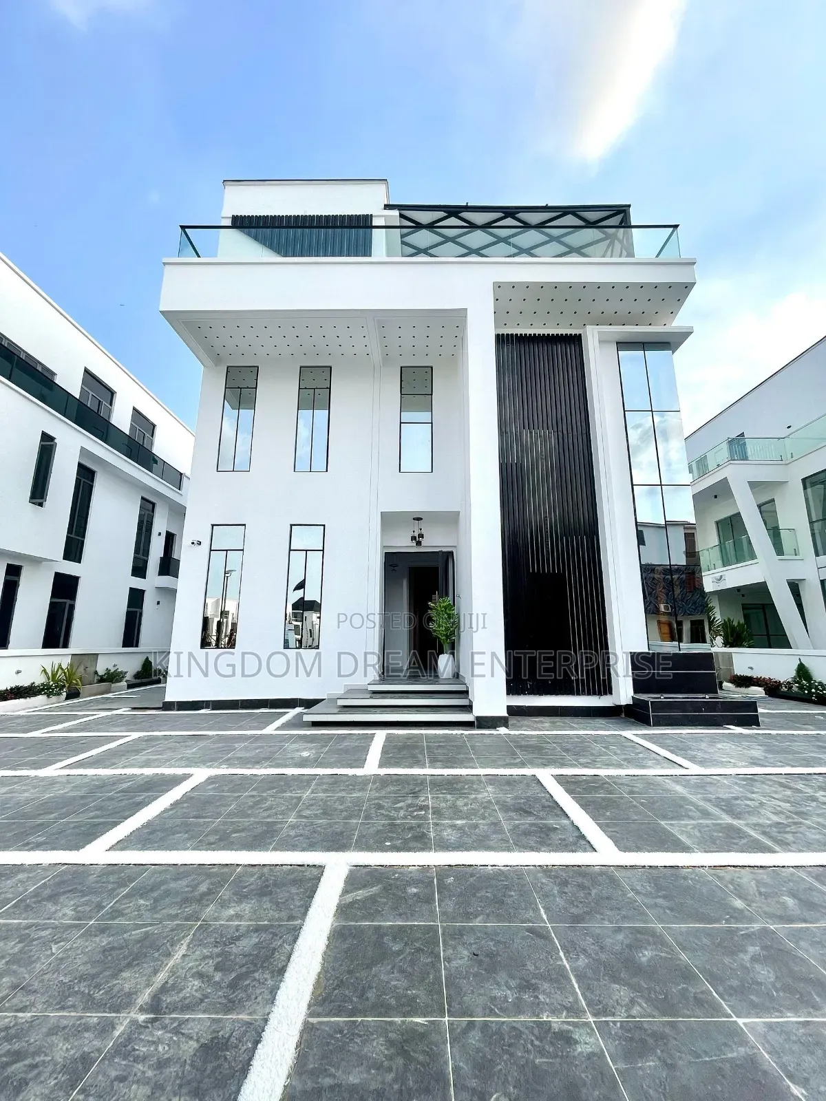 6bdrm Duplex in Osapa London Lekki for sale