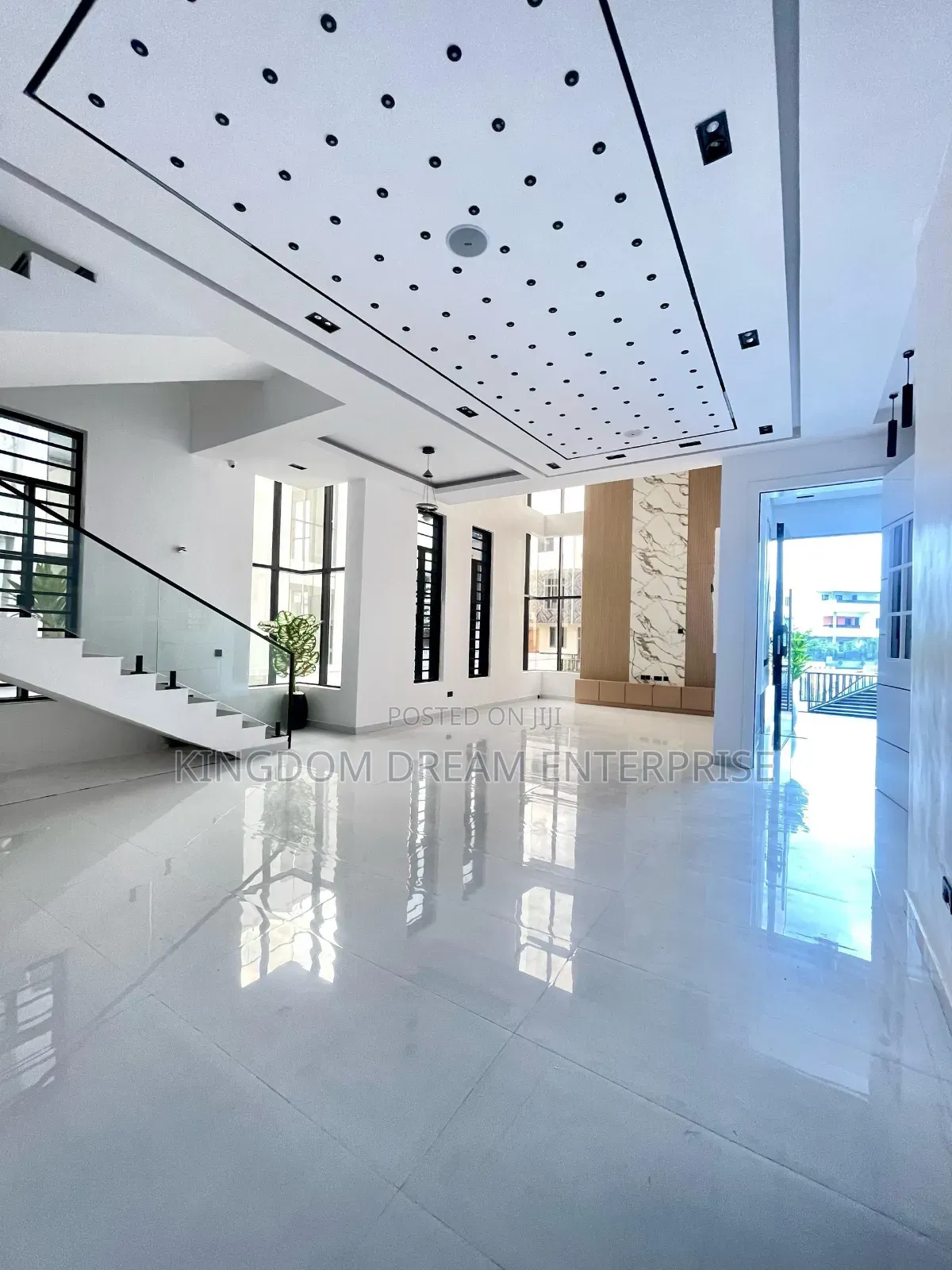 6bdrm Duplex in Osapa London Lekki for sale