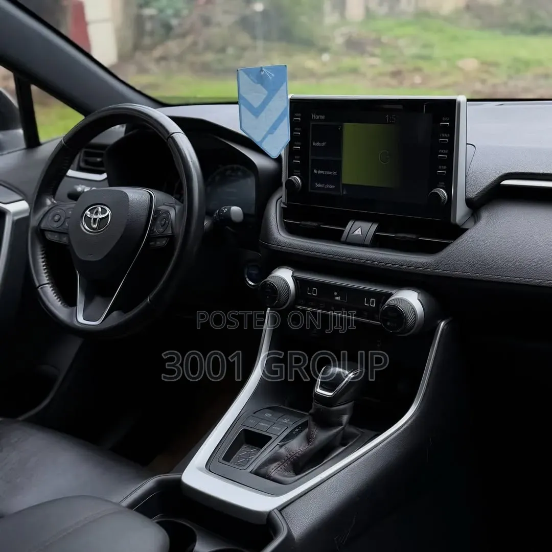 Toyota RAV4 2024 Silver