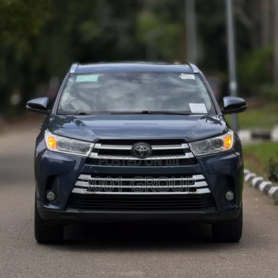 Toyota Highlander 2018 Blue