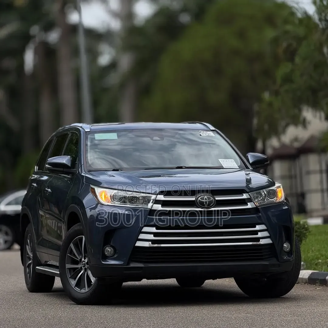 Toyota Highlander 2018 Blue