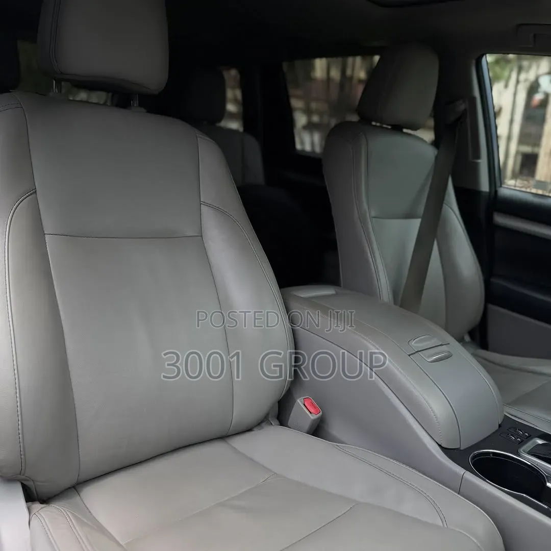 Toyota Highlander 2018 Blue